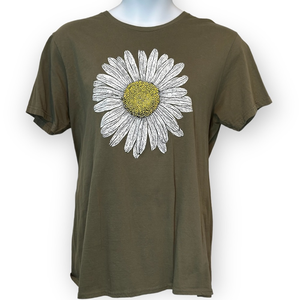 Daisy Graphic Tee 🌼 | Green | Size XL